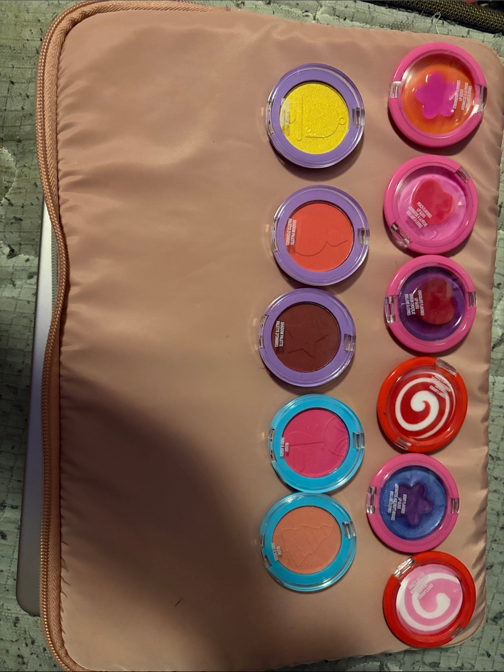 Lip gloss, eyeshadow, blush set